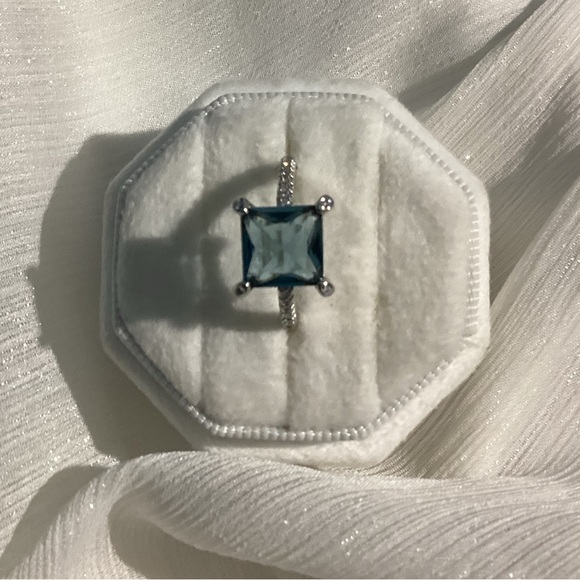 🏝️925 Sterling Silver Princess Cut Teal Zircon Ring - Picture 7 of 14